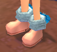 Equipped Bunny Parka Shoes (F) viewed from an angle