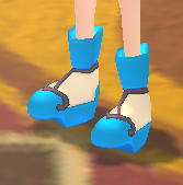Equipped Atui's Shoes viewed from an angle