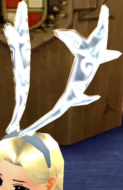 Crystal Antlers Equipped Angled.png