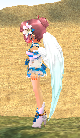 White Ombre Holy Feather Wings Equipped Side.png