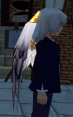 Tiny Fallen Angel Wings Equipped Side Night.png