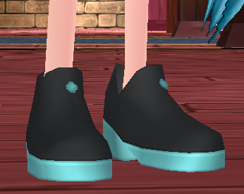 Equipped Hatsune Miku Shoes viewed from an angle