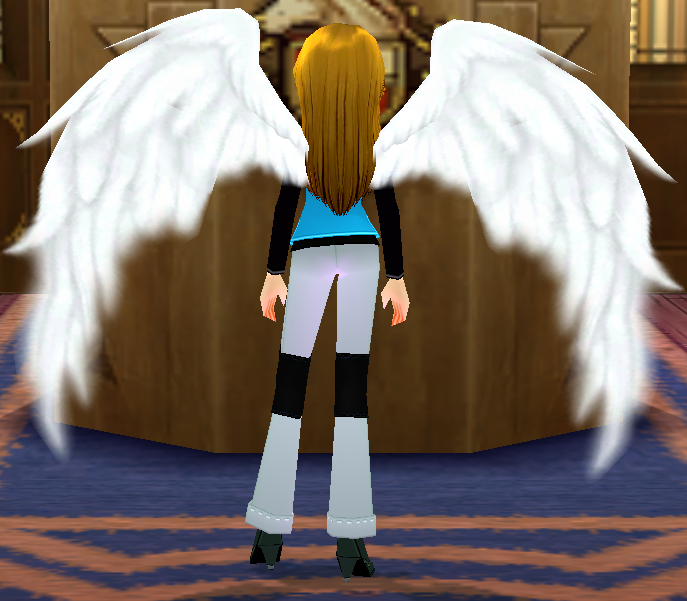 Equipped White Heavenly Dream Wings viewed from the back