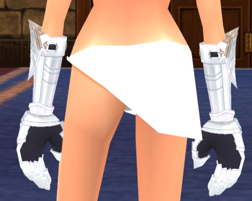 Equipped Ceann Bliana Bulwark's Gauntlets viewed from the back