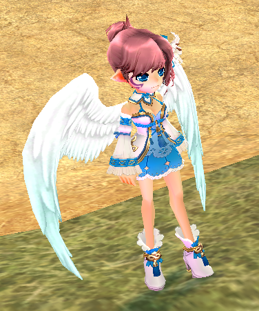 White Ombre Holy Feather Wings Equipped Angled.png